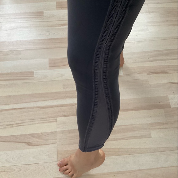 Lululemon Wunder Under High-Rise 7/8 Tight (Awaken) 25"
Dark Shadow Grey - Picture 9 of 12